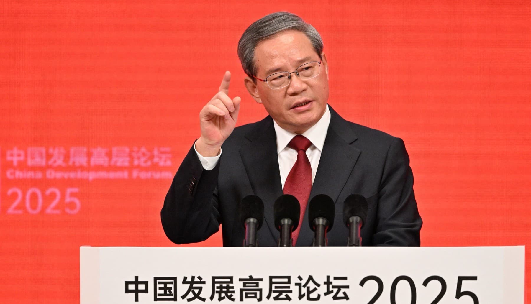 Premierul chinez Li Qiang cere cooperare globală în domeniul IA: „Lumea riscă să piardă controlul asupra tehnologiei”