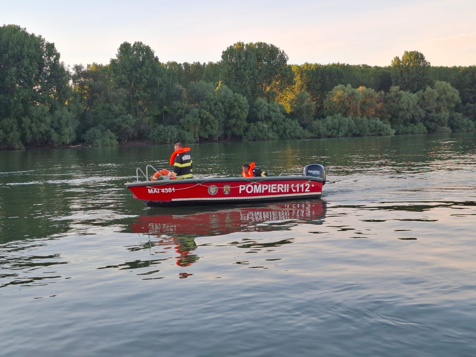 Tragedie pe Dunăre: pompierii care căutau un bărbat dispărut au găsit un alt cadavru