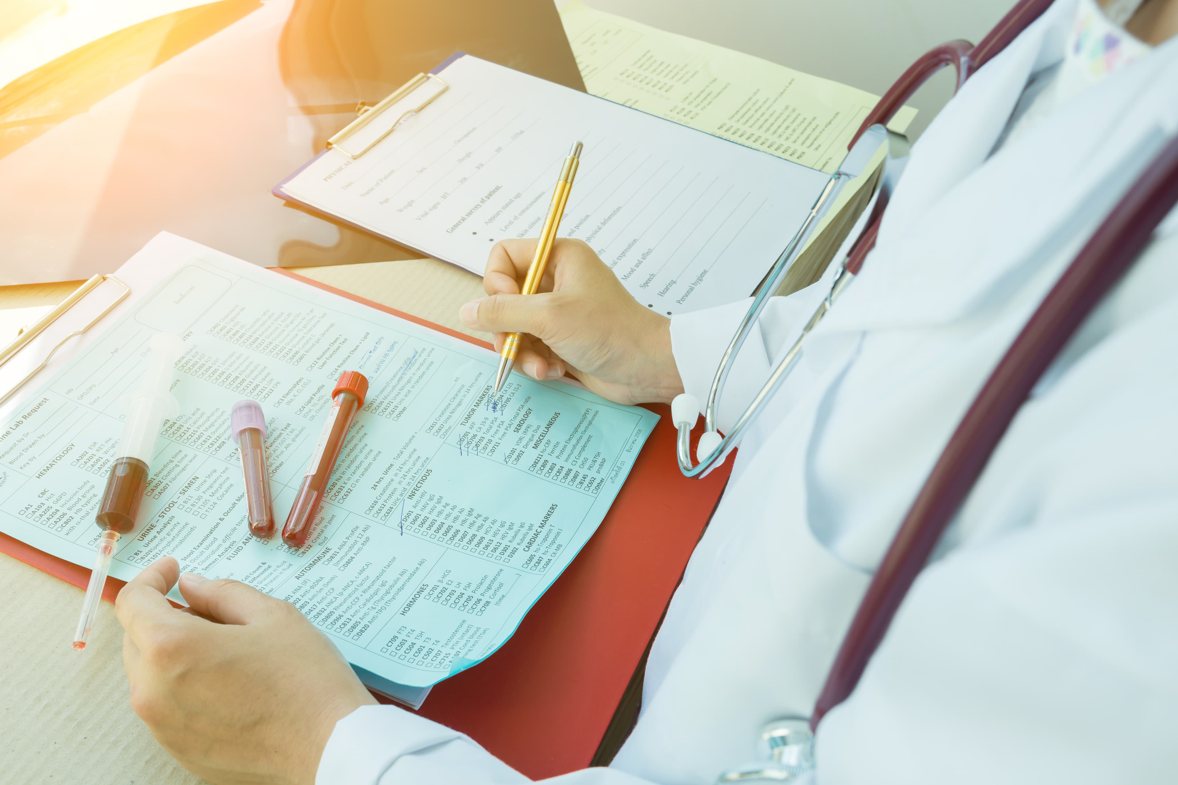 O terapie revoluționară ar putea elimina chimioterapia pentru unii pacienți cu cancer de sânge. Cum funcționează (studiu)