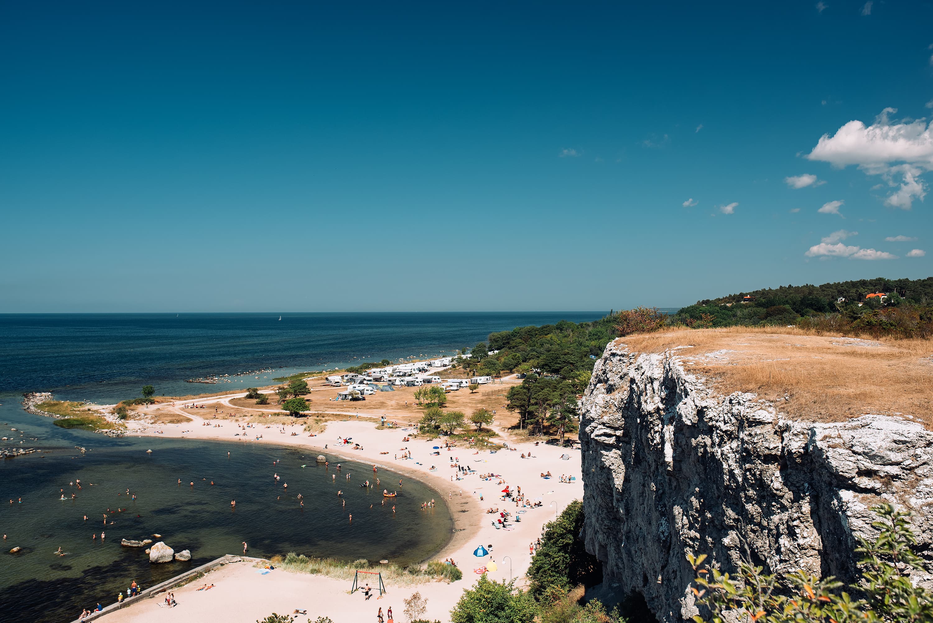 „Riscul este întotdeauna ca Rusia să devină disperată”: insula suedeză din Marea Baltică care se pregătește pentru o invazie
