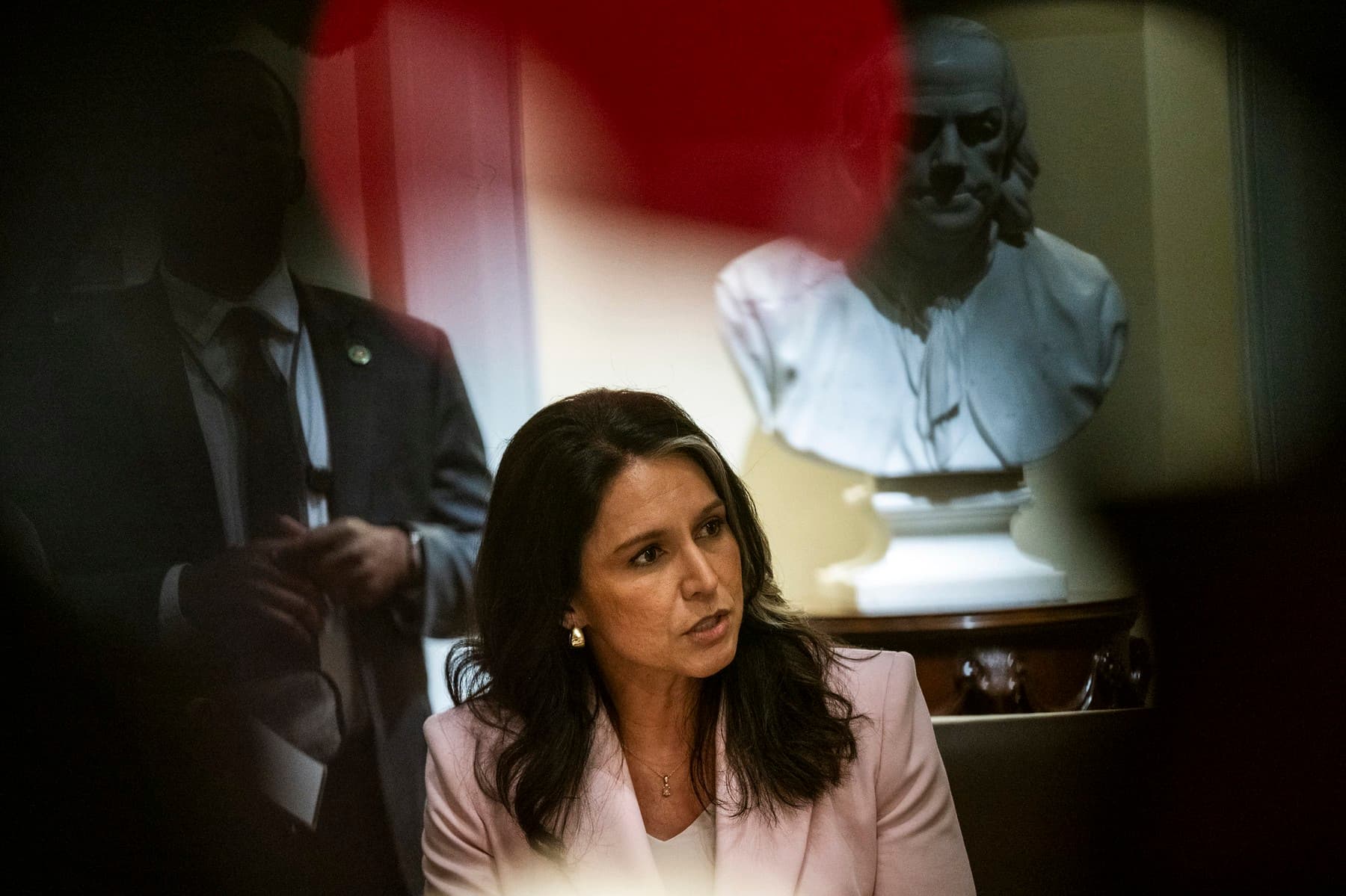 Tulsi Gabbard acuză autoritățile americane că au făcut eforturi pentru a modela percepția publică asupra originii pandemiei