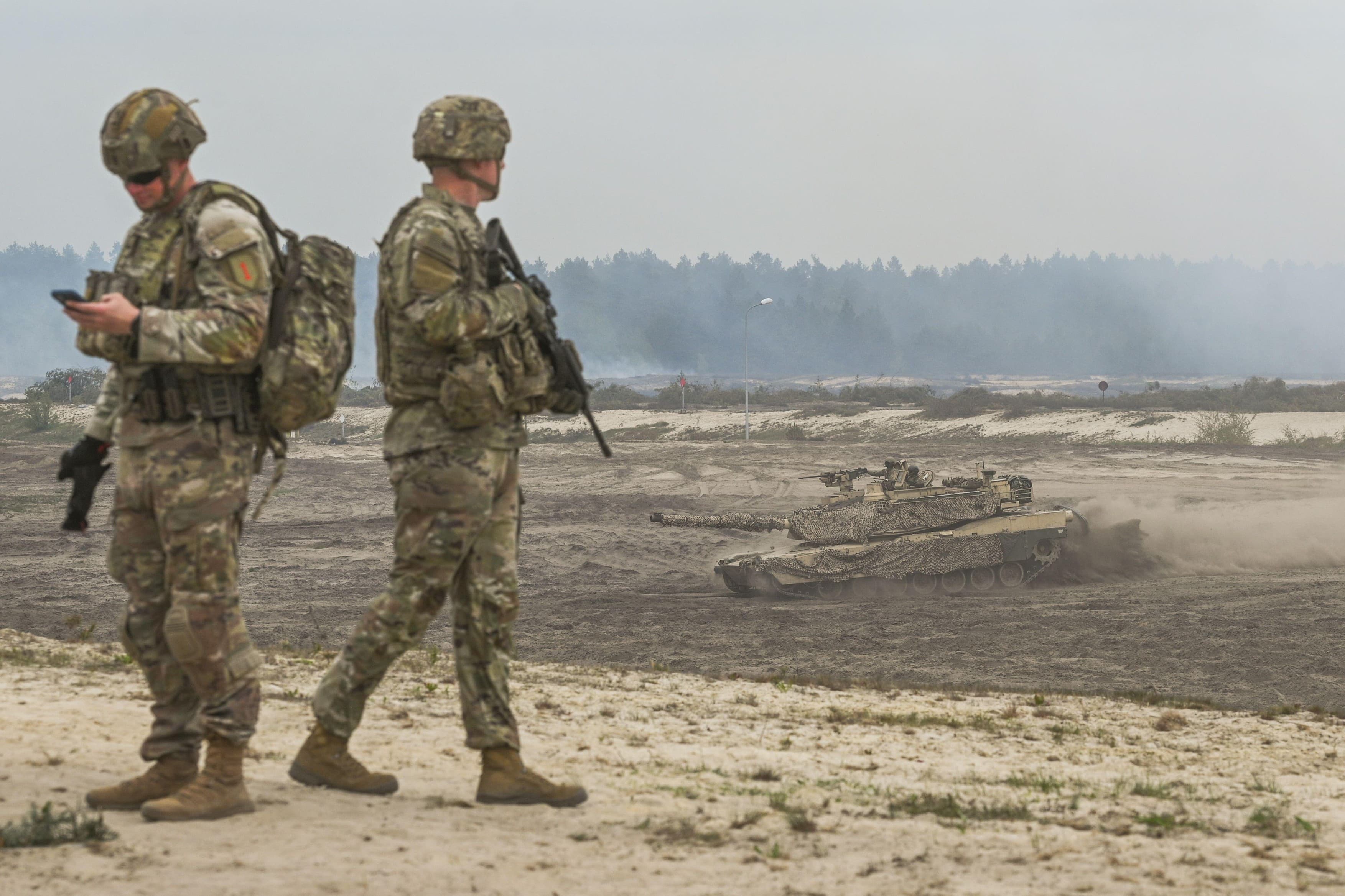 Mișcare strategică pe flancul estic al NATO: SUA își arată interesul pentru o bază militară permanentă în Polonia