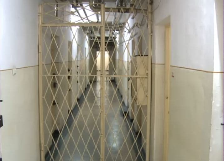 Agent şef de la Penitenciarul Ploieşti, cercetat pentru luare de mită. Ce ar fi introdus el în unitatea de detenţie