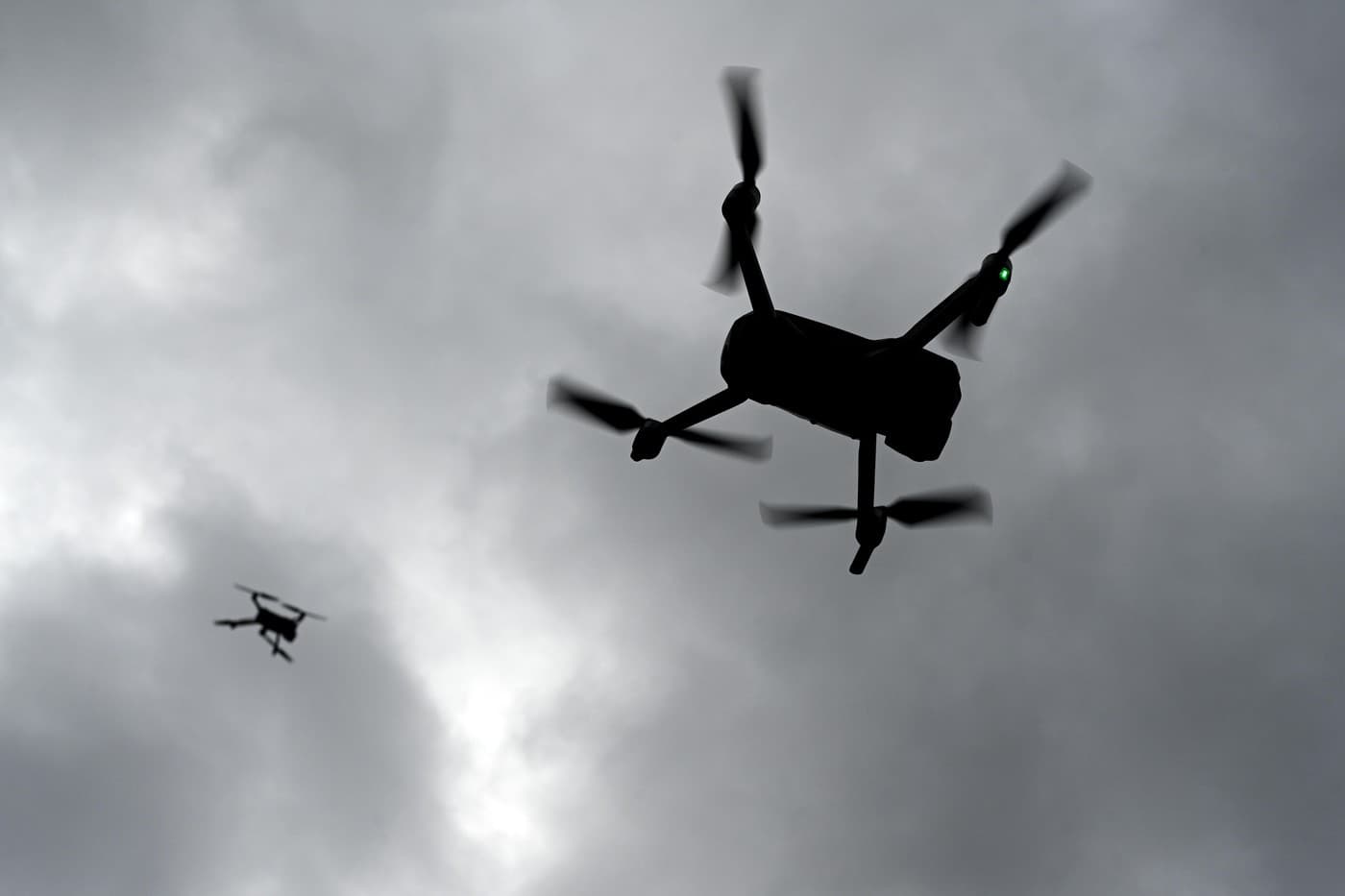 Aproximativ 90 de drone s-au prăbușit în timpul unui spectacol din Australia. Ce se întâmplă când o aeronavă autonomă are o problemă
