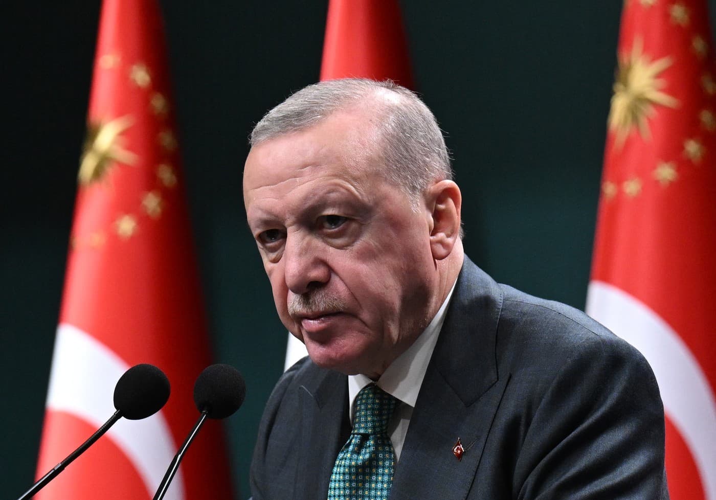 Erdogan anunță că va restricţiona accesul la arme în Turcia, după atacurile armate din şcoli