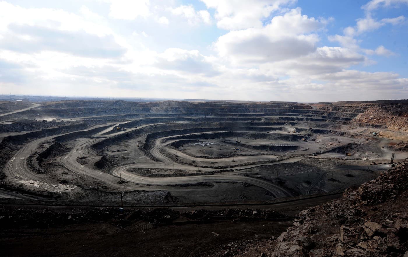Uniunea Europeană lansează platforma REsourceEU pentru achiziţia mineralelor critice. Scopul e să reducă dependenţa de China