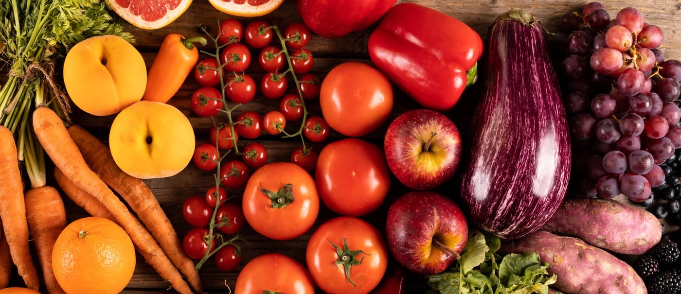 Legume și fructe de import, vândute drept produse românești. Controale de amploare în supermarketurile din toată țara