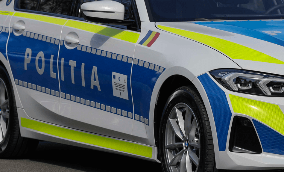 Două maşini s-au ciocnit în Constanţa. Unul dintre şoferi a fugit de la locul faptei, celălalt a fost rănit