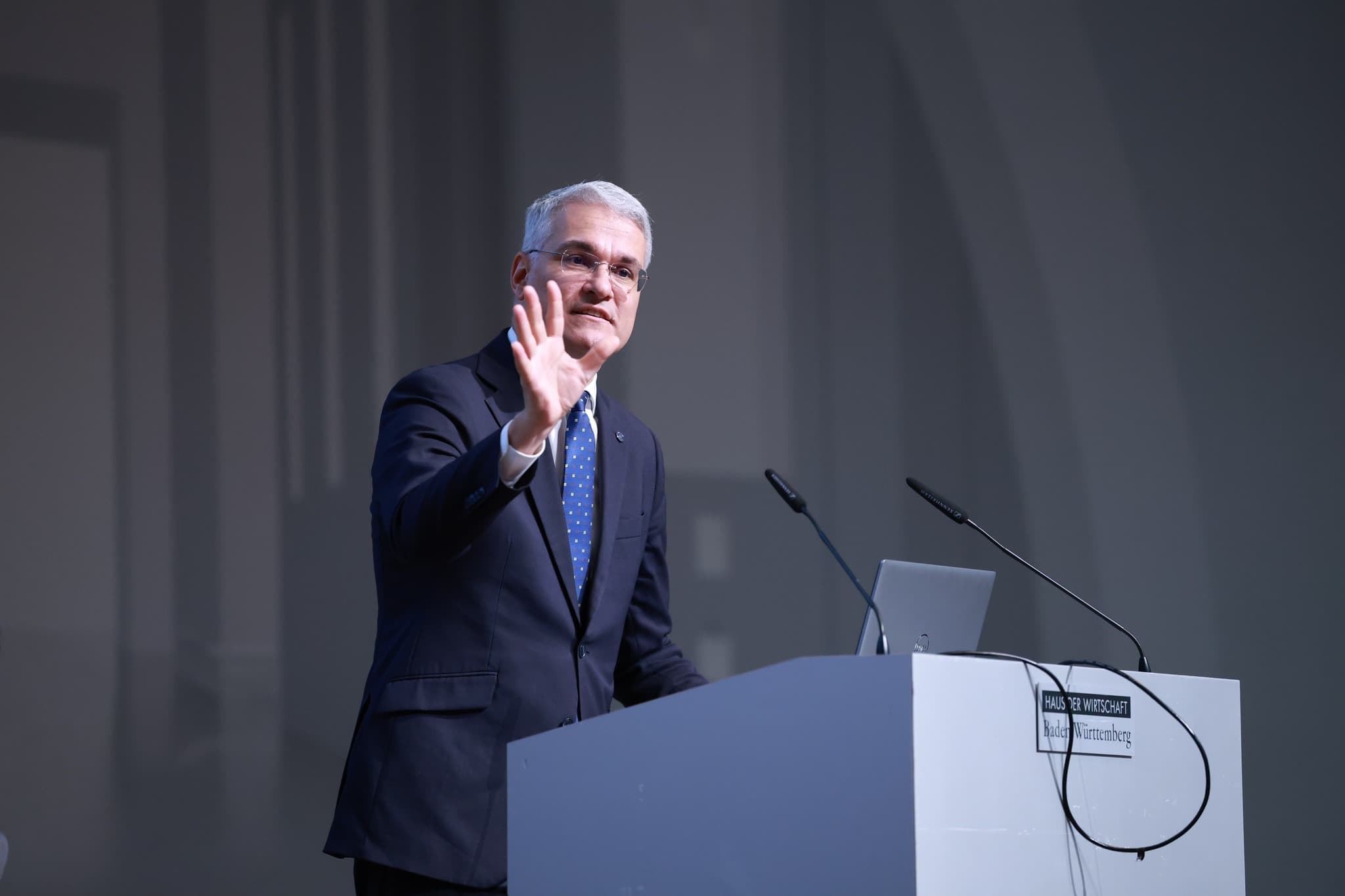 Pîslaru condiționează intrarea într-un guvern condus de Tomac de sprijinul PNL. „Dacă vrea să avem o discuție, mă va contacta”