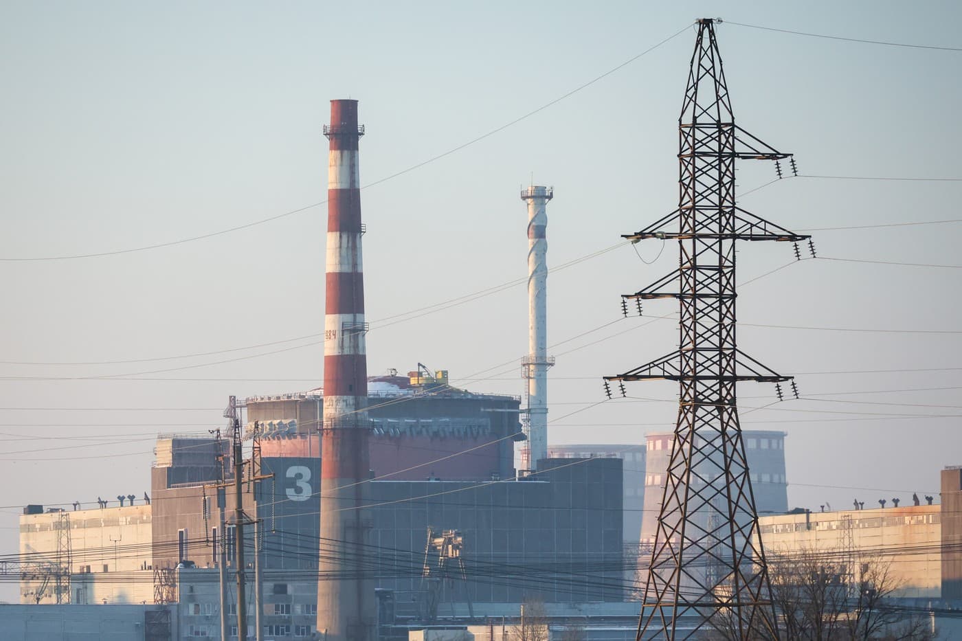 Compania rusă Rosatom susţine că o dronă ucraineană a lovit centrala nucleară de la Zaporojie