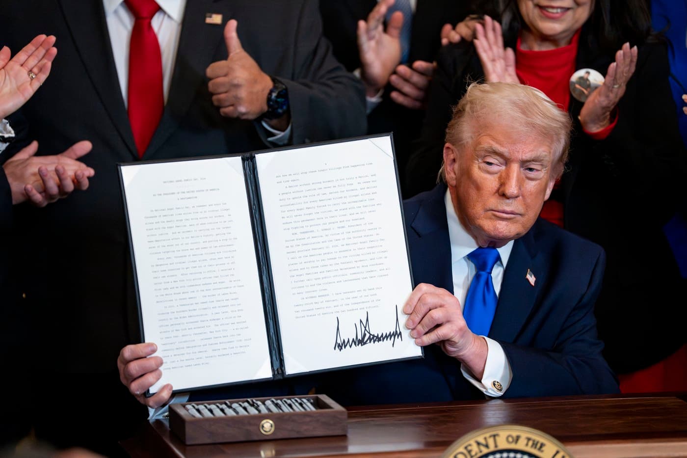 Trump semnează ordinul mult aşteptat privind inteligenţa artificială, marcând o schimbare de strategie la Casa Albă