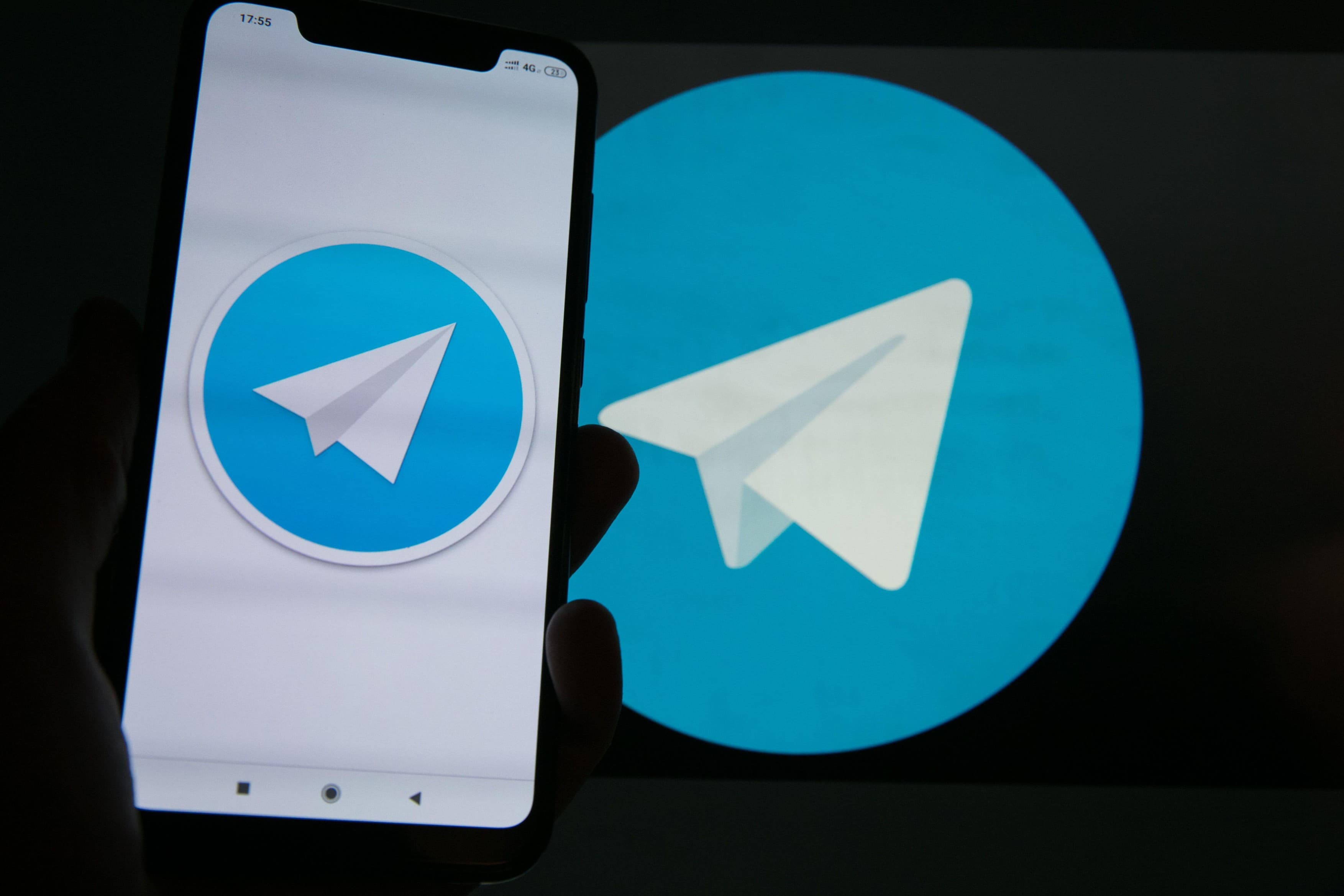 Rusia și Iranul recrutează adolescenți pe Telegram și Discord, pentru a crea haos (Financial Times)