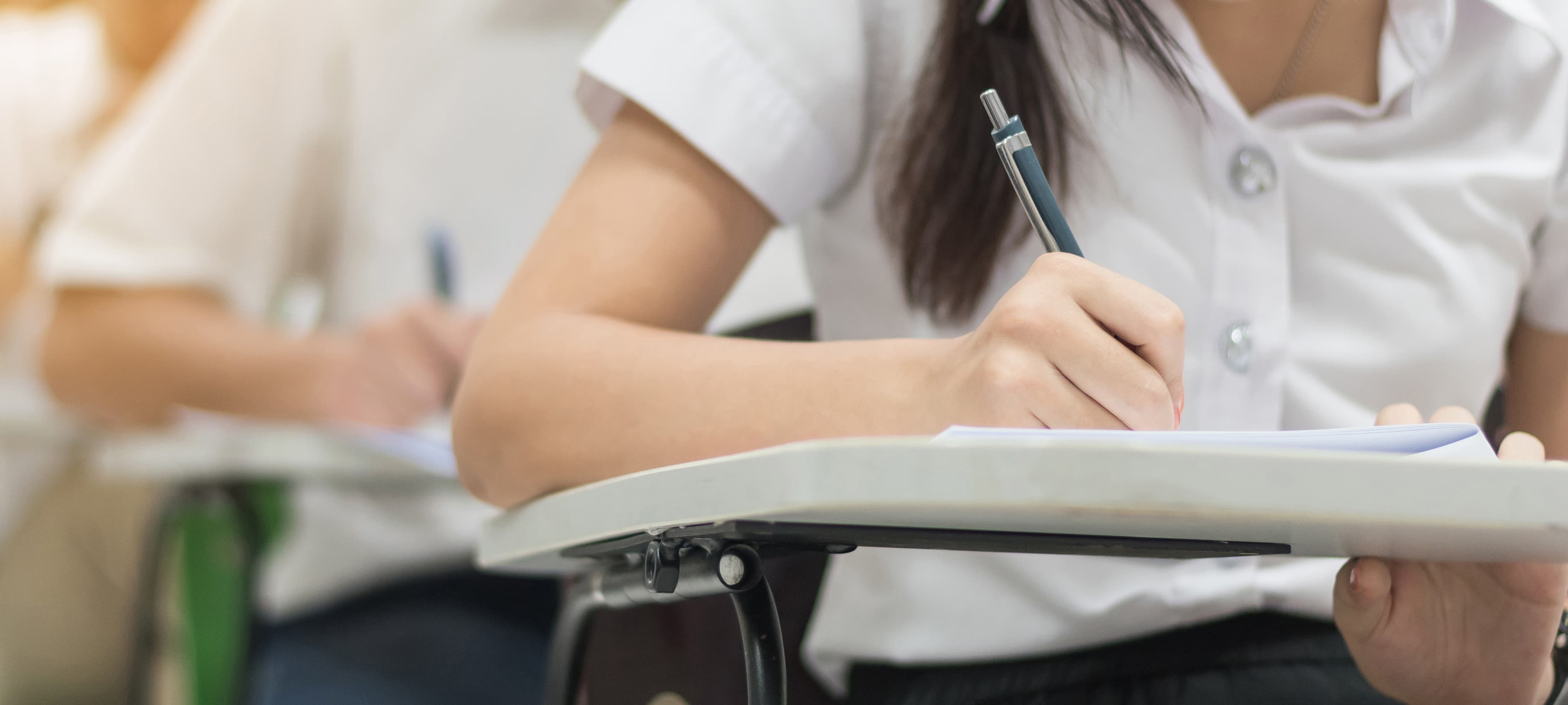 Simulare Bacalaureat 2026: Elevii susțin astăzi proba la matematică. Cum sunt structurate subiectele