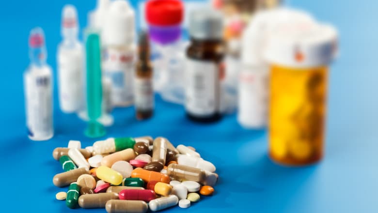 Medicamente în valoare de 10 milioane de lei lipsesc dintr-o unitate medicală din București. Acuzația adusă farmacistului-șef