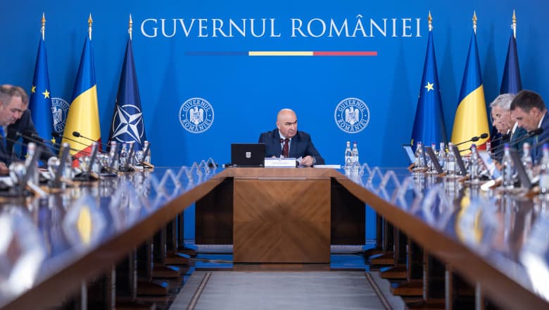 Bolojan: „Dacă moțiunea trece, guvernul rămâne în funcție sub forma unui interimat”. Ce spune despre implicarea lui Nicușor Dan