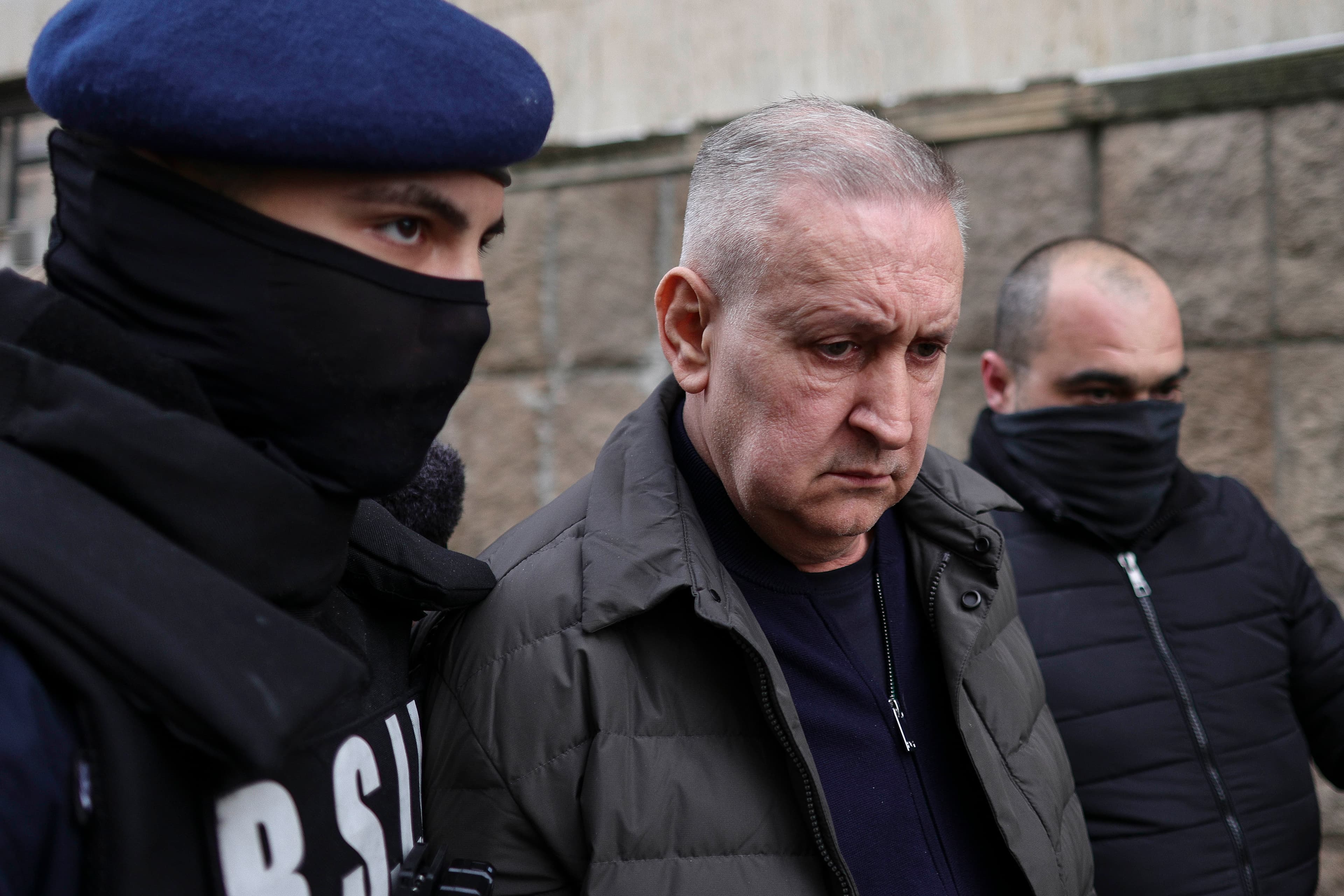Jurnalistă Digi24 bruscată de șeful ARR, prins cu mită în cutii de pantofi. Cristian Anton rămâne în arest preventiv