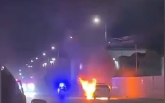O maşină de poliţie a luat foc în trafic. Sindicaliștii acuză că mentenanța e superficială și problemele sunt ignorate. Reacția IGPR