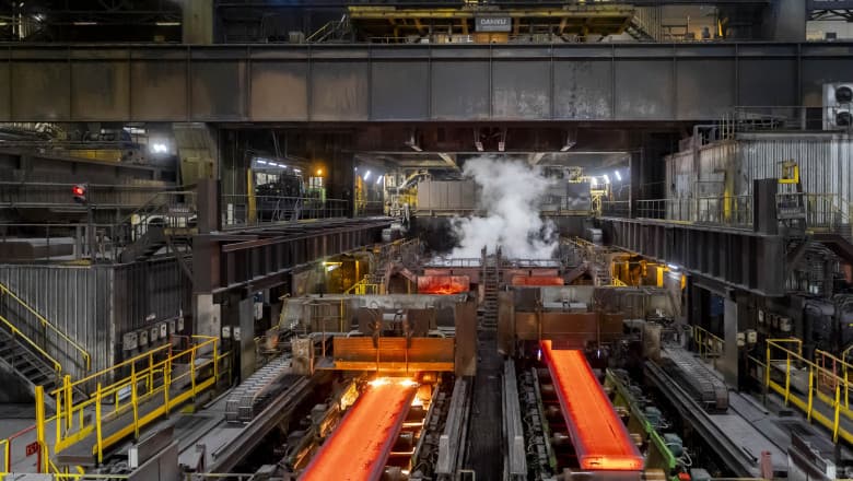 Tranzacţia prin care Umbrărescu intenţionează să preia activele ArcelorMittal Hunedoara SA a fost autorizată de Consiliul Concurenţei