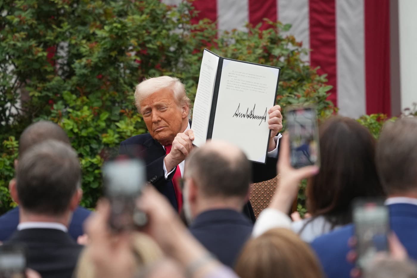 Schimbare de direcție la Washington: Trump ar putea limita tarifele impuse, pe fondul presiunilor economice