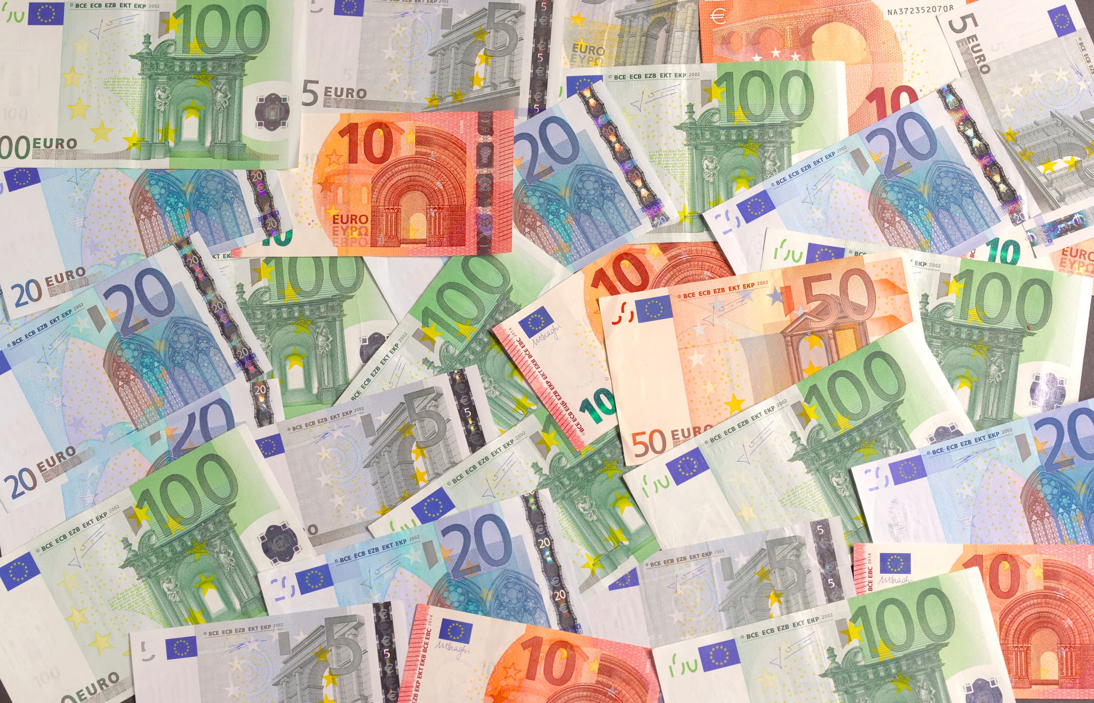 Consiliul Concurenței vrea să aplice amenzi de 800 de milioane de euro băncilor acuzate că au manipulat ROBOR în 2022