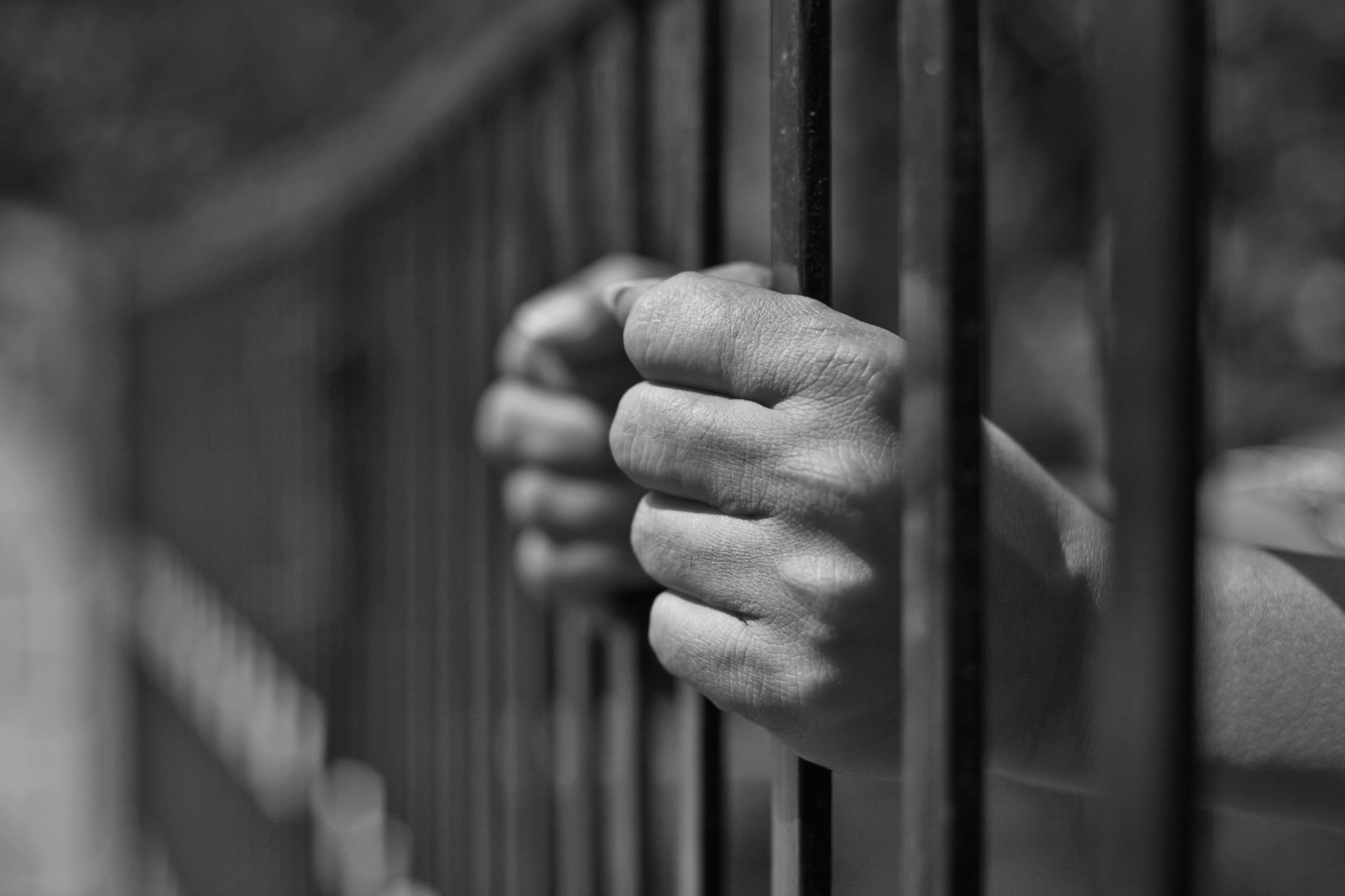 „Ca șoarecii într-o cușcă”. Criza ascunsă din penitenciarele Europei: tot mai mulți deținuți, tot mai puțin spațiu