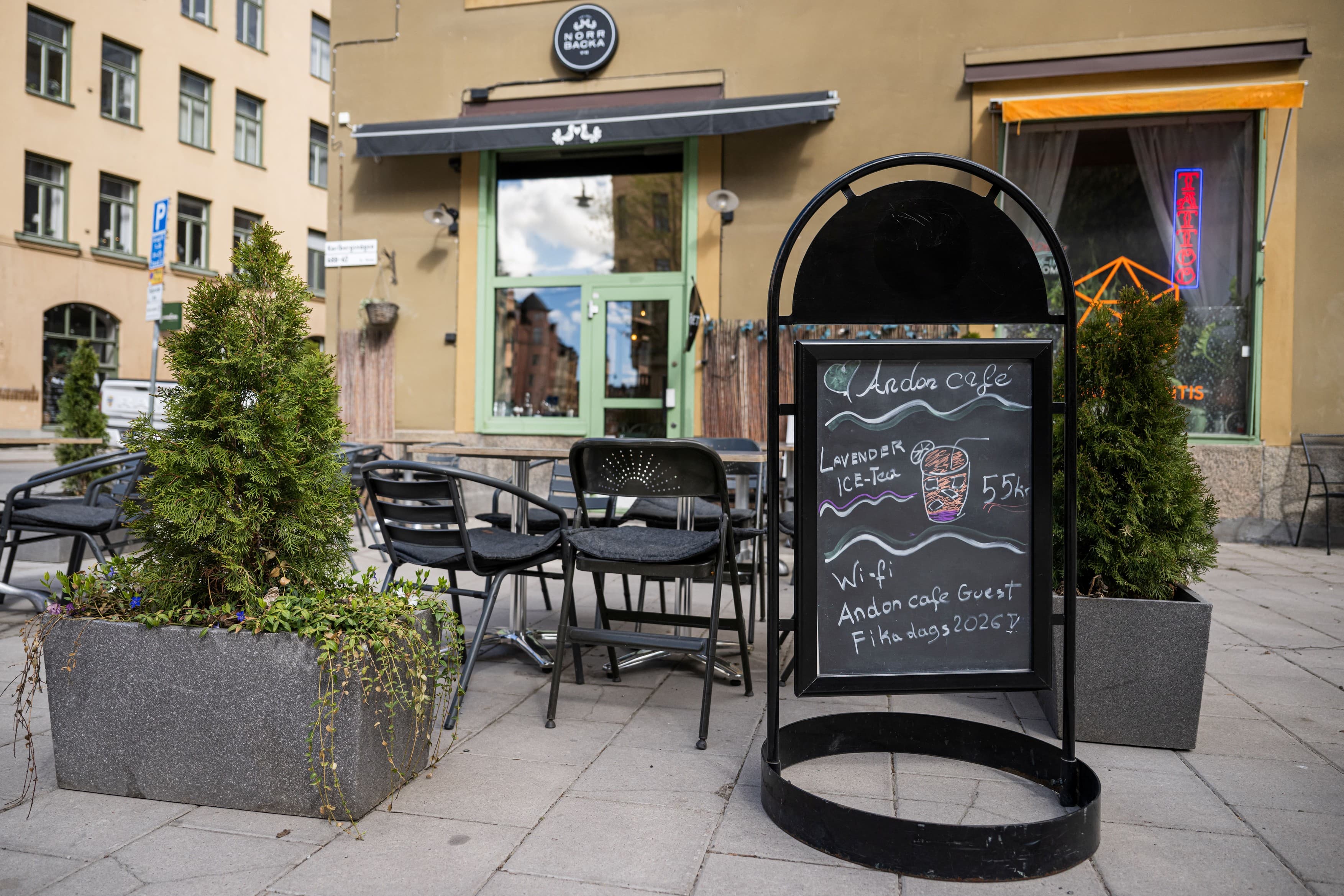 Prima cafenea condusă de inteligenţa artificială a fost deschisă la Stockholm. Ce poate face „Mona”