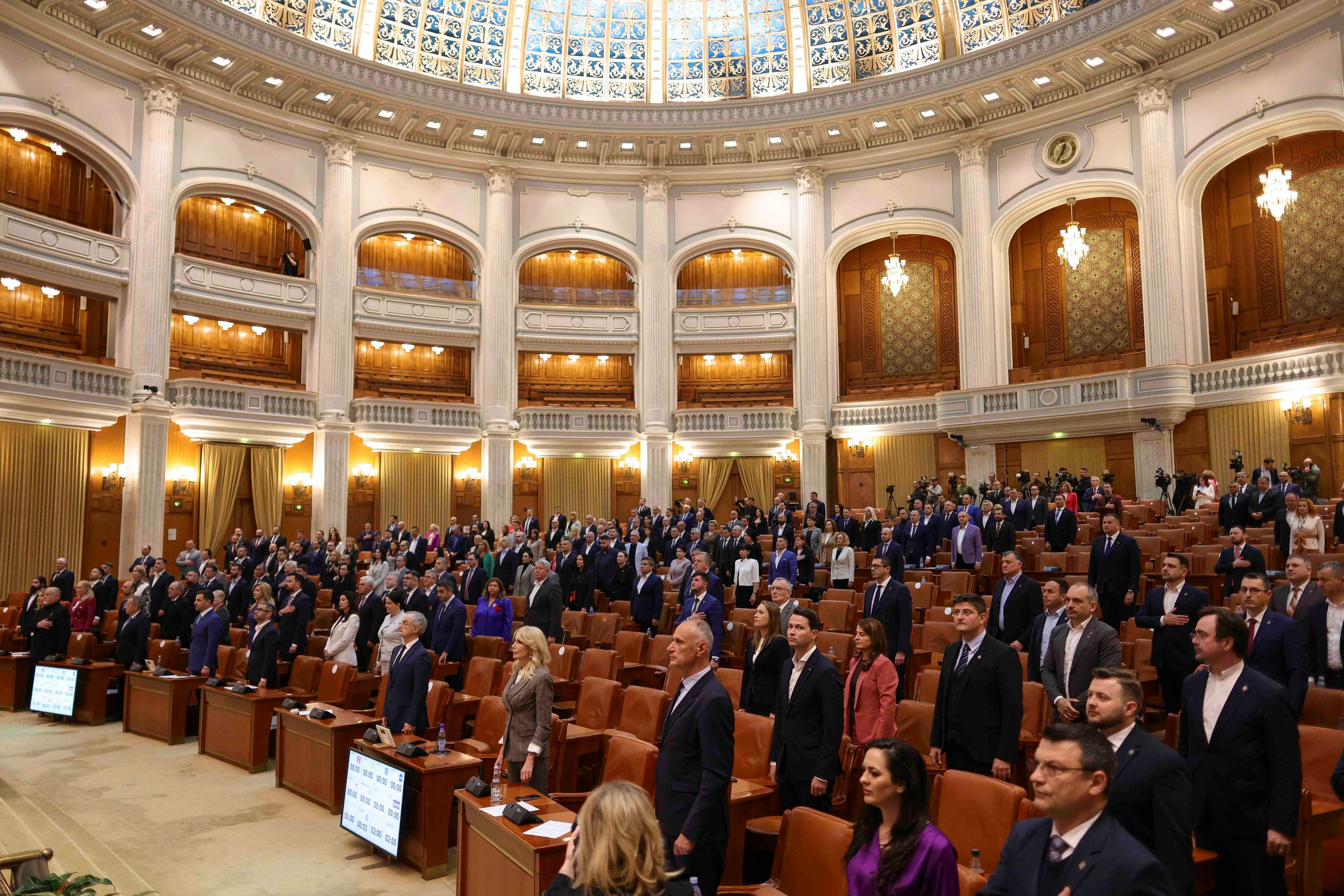 S-au complicat calculele moțiunii de cenzură: unii aleși nu mai susțin demersul. PSD pierde oameni și cooptează alții din Opoziție