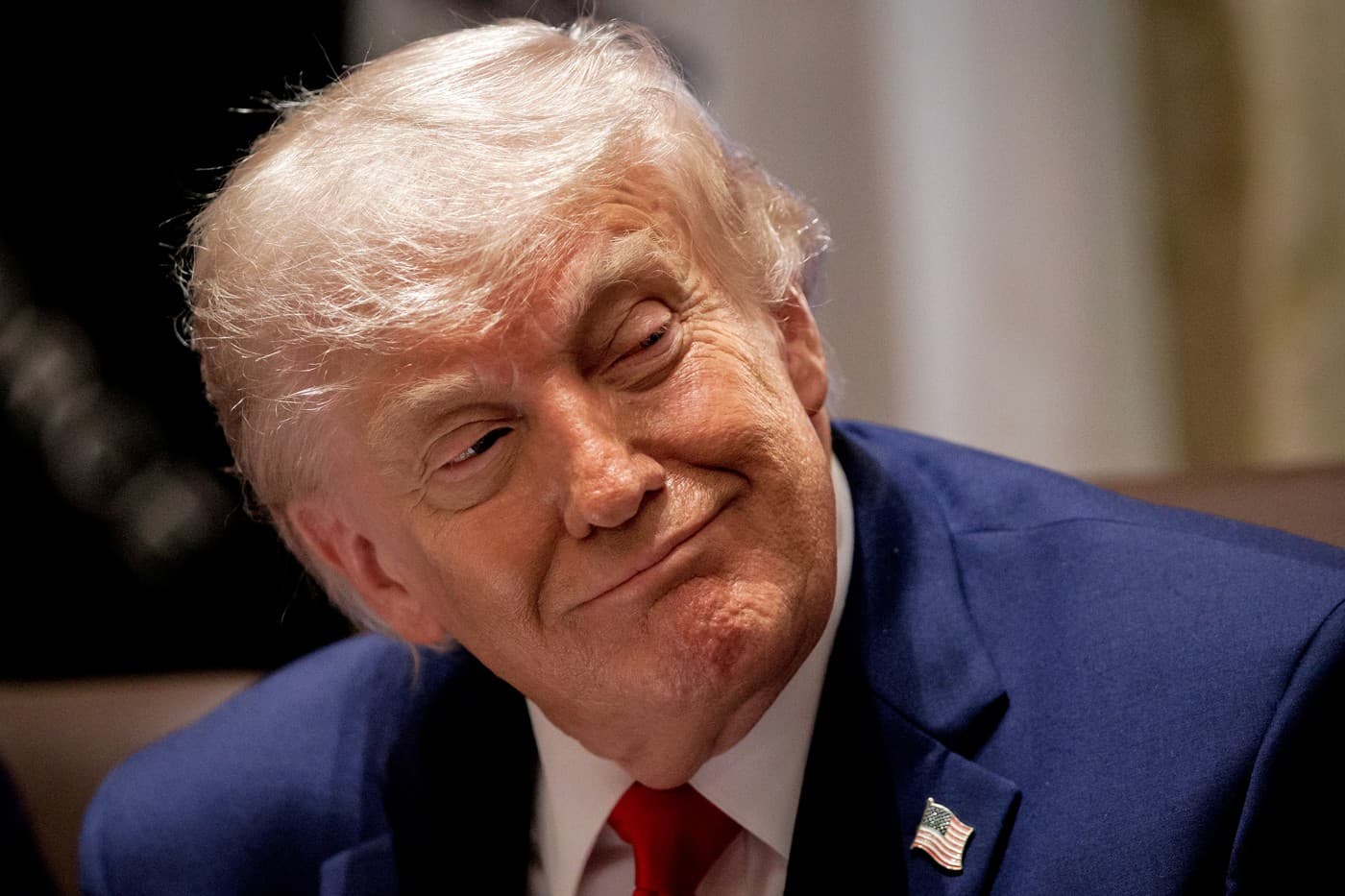 Trump își pune chipul pe noul pașaport american: „Bun venit, dar purtaţi-vă bine!” Decizie fără precedent în istoria SUA