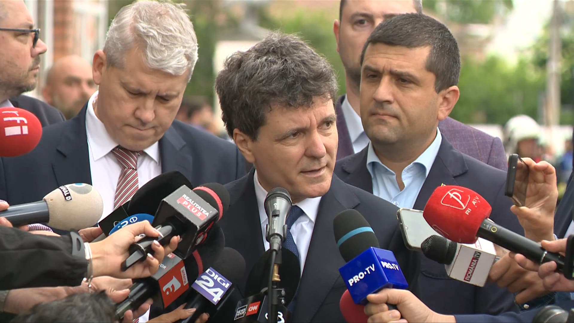 Nicuşor Dan, declaraţii la Galaţi: Cum a ajuns drona rusească să lovească blocul şi ce ajutoare vor primi victimele