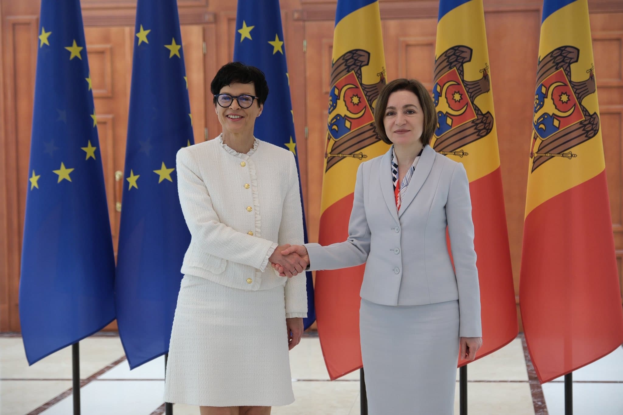 Optimism la Bruxelles privind aderarea Republicii Moldova la UE. Comisarul pentru extindere laudă progresele Chișinăului