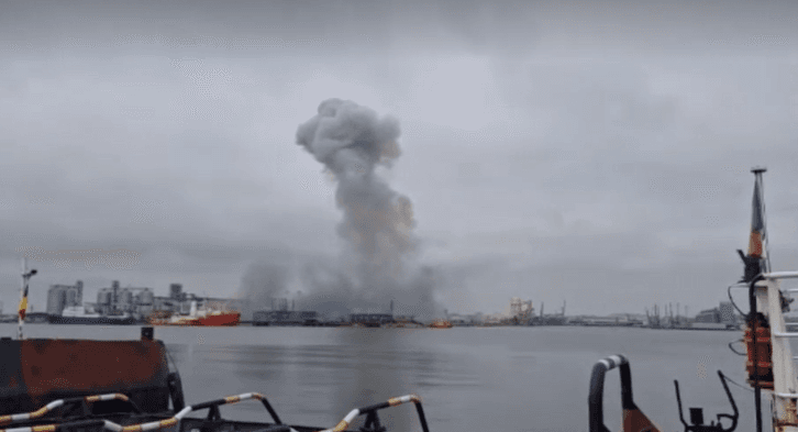 Explozia din Portul Constanța. MApN susține că o altă instituție are „responsabilitatea monitorizării traficului naval în Marea Neagră”
