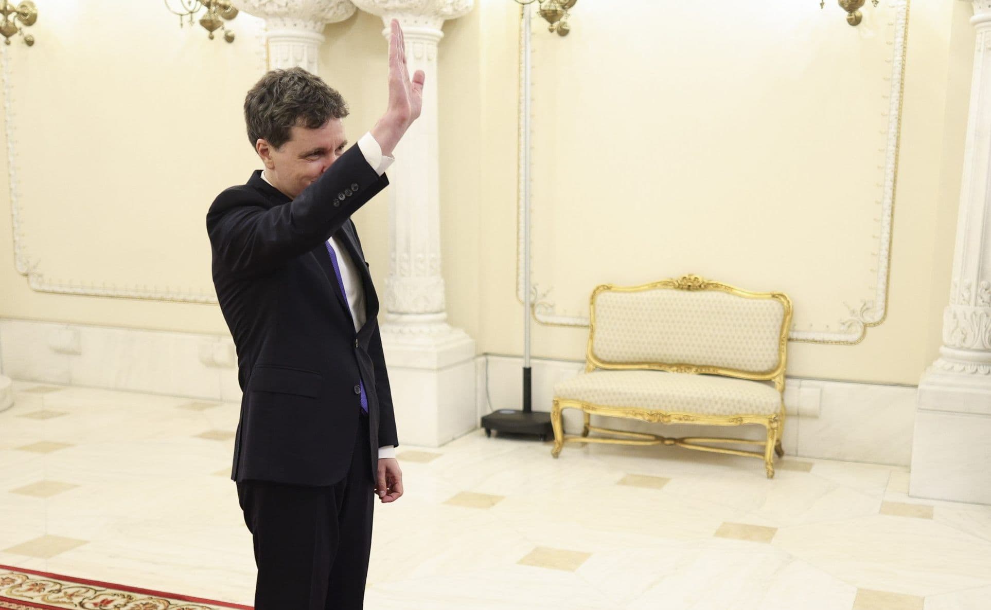Planul B de guvernare. Ce se întâmplă dacă Guvernul Tomac nu trece de Parlament?