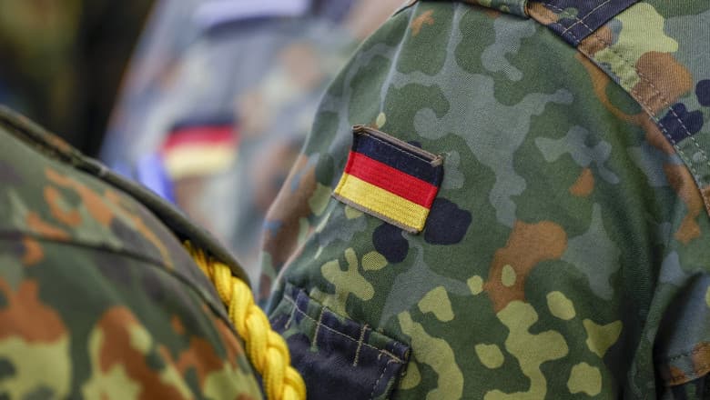 Germania ia în considerare posibilitatea de a mobiliza rezerviştii chiar şi în timp de pace