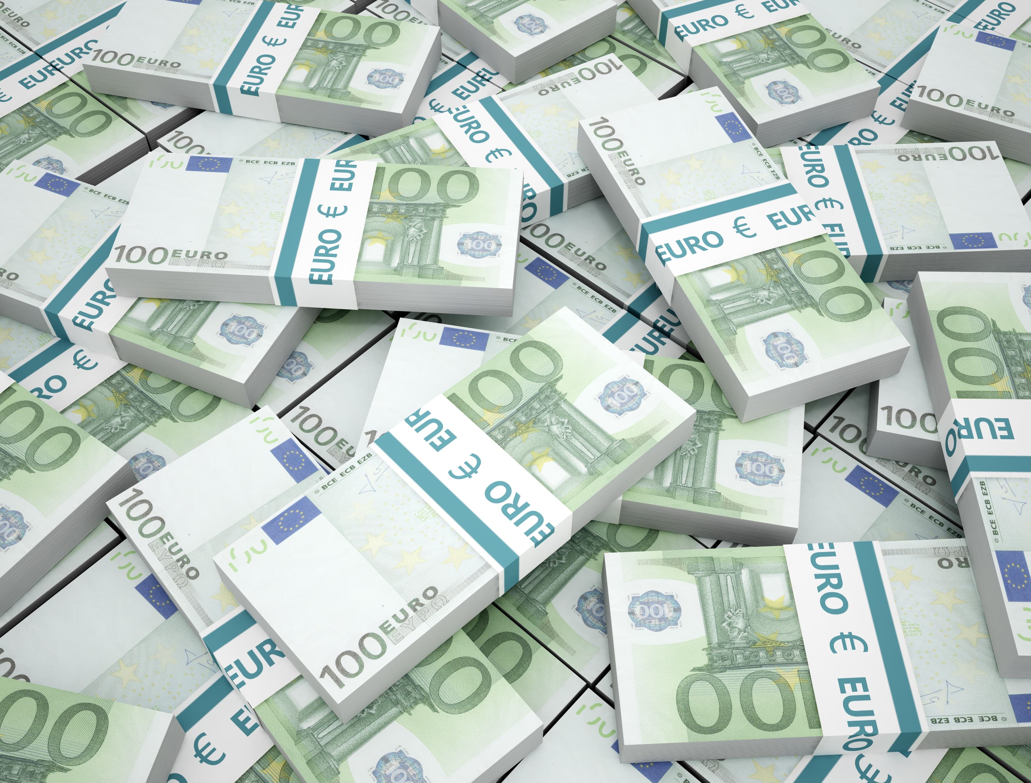 Pensionară din Chișinău, înșelată cu 130.000 de euro de escroci. Cum funcționa schema