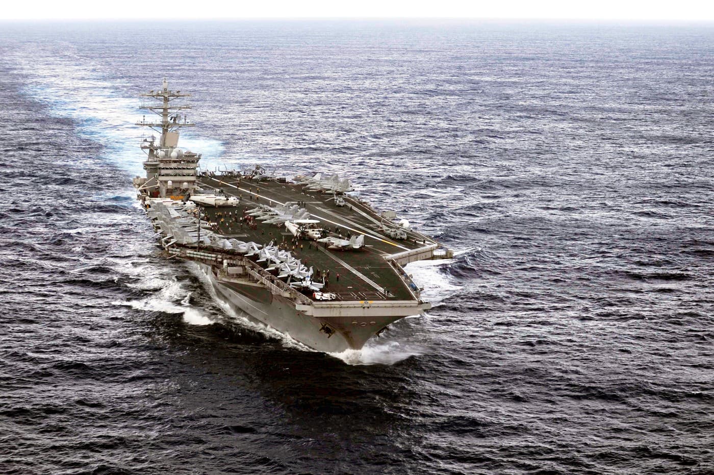 China a pregătit roiuri de rachete capabile să atingă portavioanele americane de la 3.000 km distanță