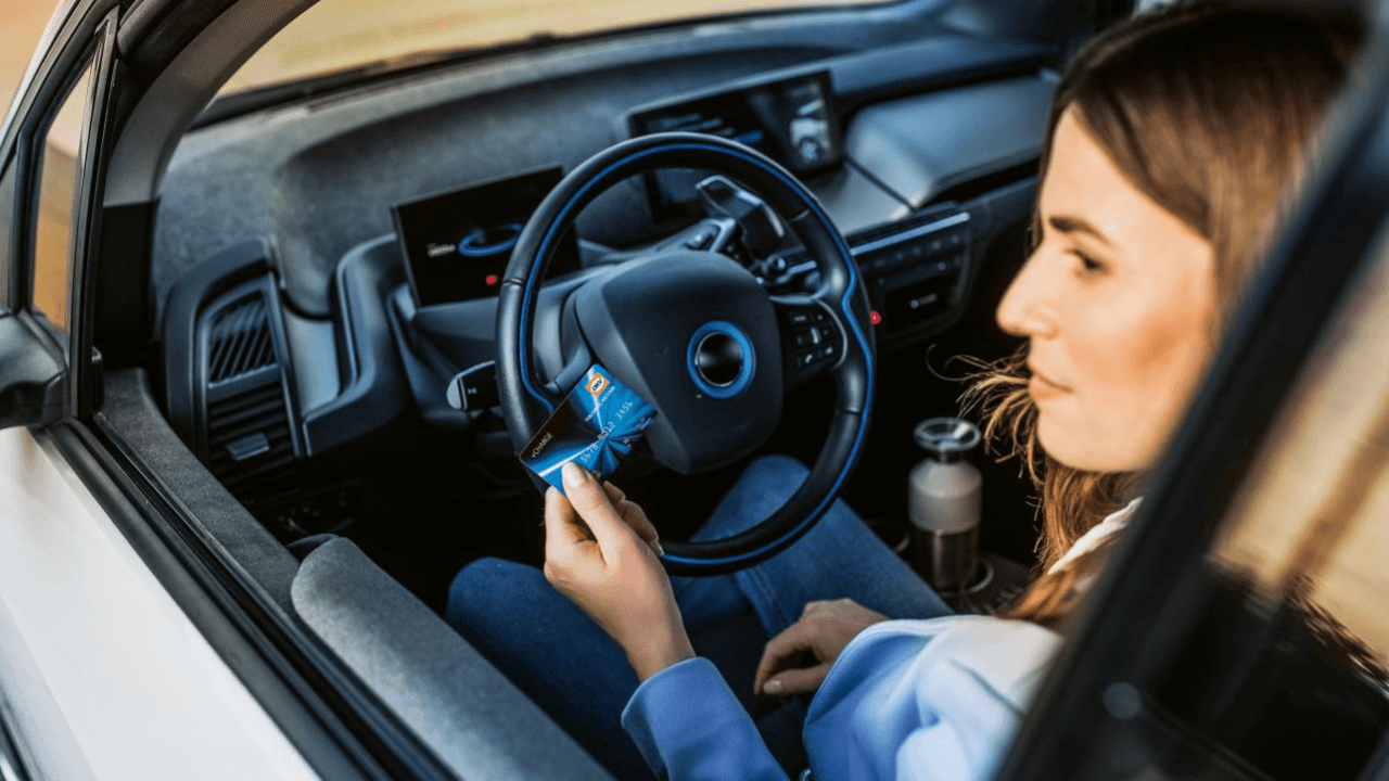 (P) Trei din patru companii românești vor mai multe vehicule electrice în flotă