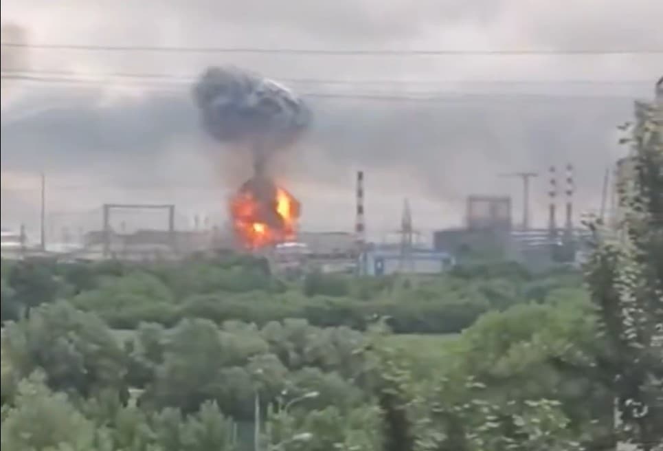 Rafinăria de petrol din Moscova a fost din nou atacată de dronele ucrainene: explozie uriașă în capitala Rusiei