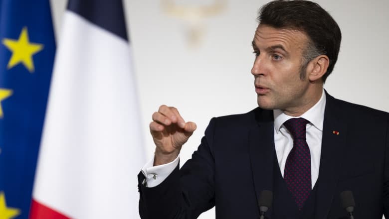 Emmanuel Macron apreciază „uimitoarea” capacitate a Ucrainei în materie de producţie a dronelor