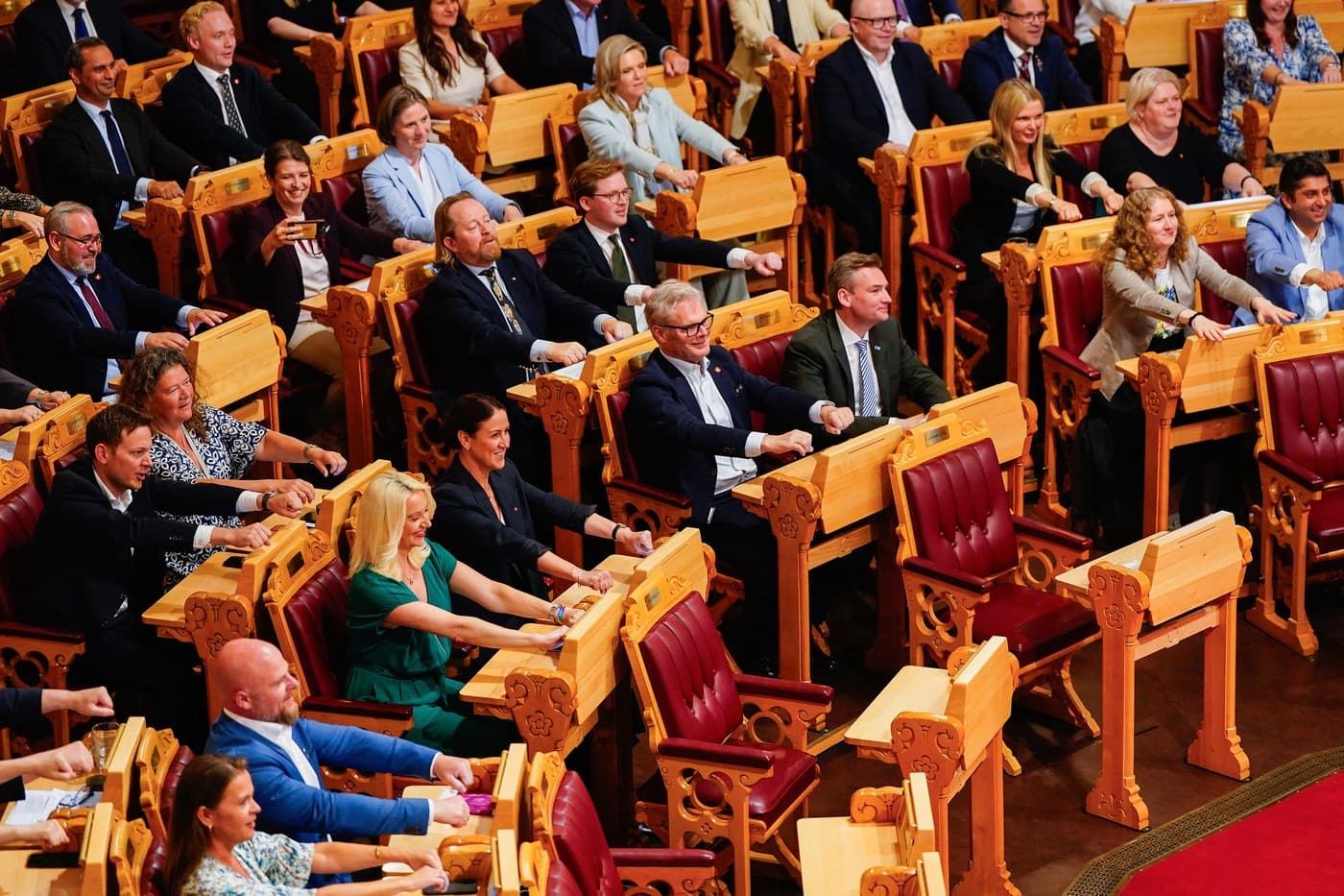 CM 2026. Deputaţii norvegieni i-au imitat pe suporterii echipei naţionale chiar în timpul şedinţei parlamentare