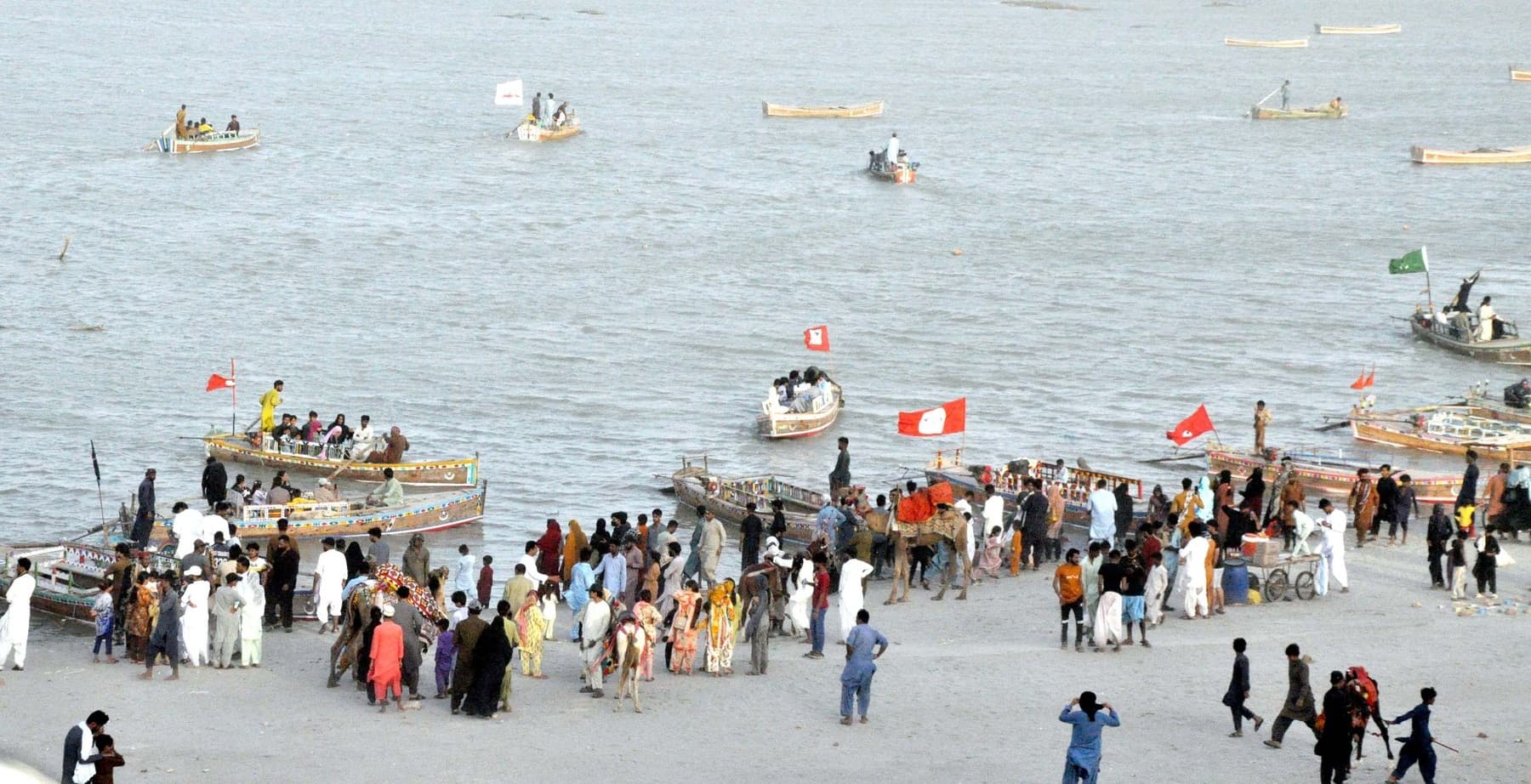 India vrea să întrerupă accesul Pakistanului la apa din fluviile sale. „Nicio picătură de apă nu va curge în următorii ani”