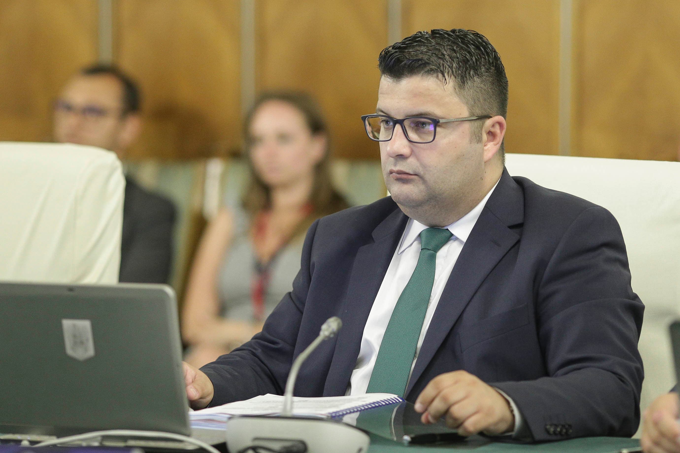 Cine este Dan Neculăescu, propunerea lui Eugen Tomac pentru Ministerul Apărării