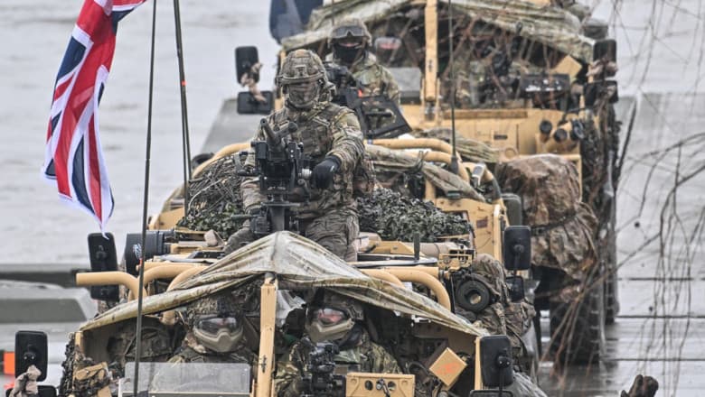 „Un moment «tanc versus cal» al secolului nostru”. AI reduce planificarea operațiunilor în armata britanică de la 72 de ore la o oră