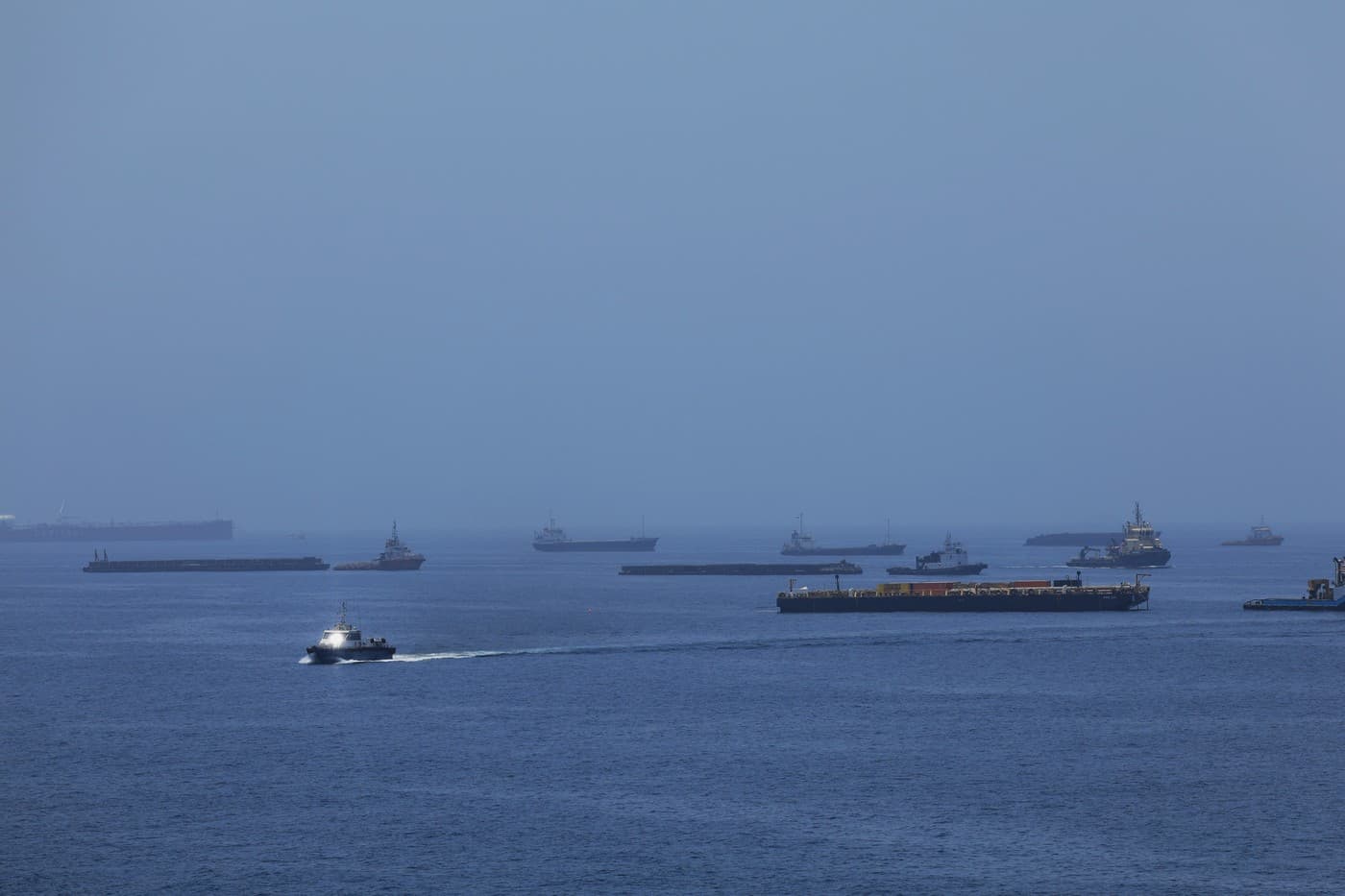 ONU suspendă planul de evacuare a peste 11.000 de marinari din Strâmtoarea Ormuz, după atacul asupra unei nave