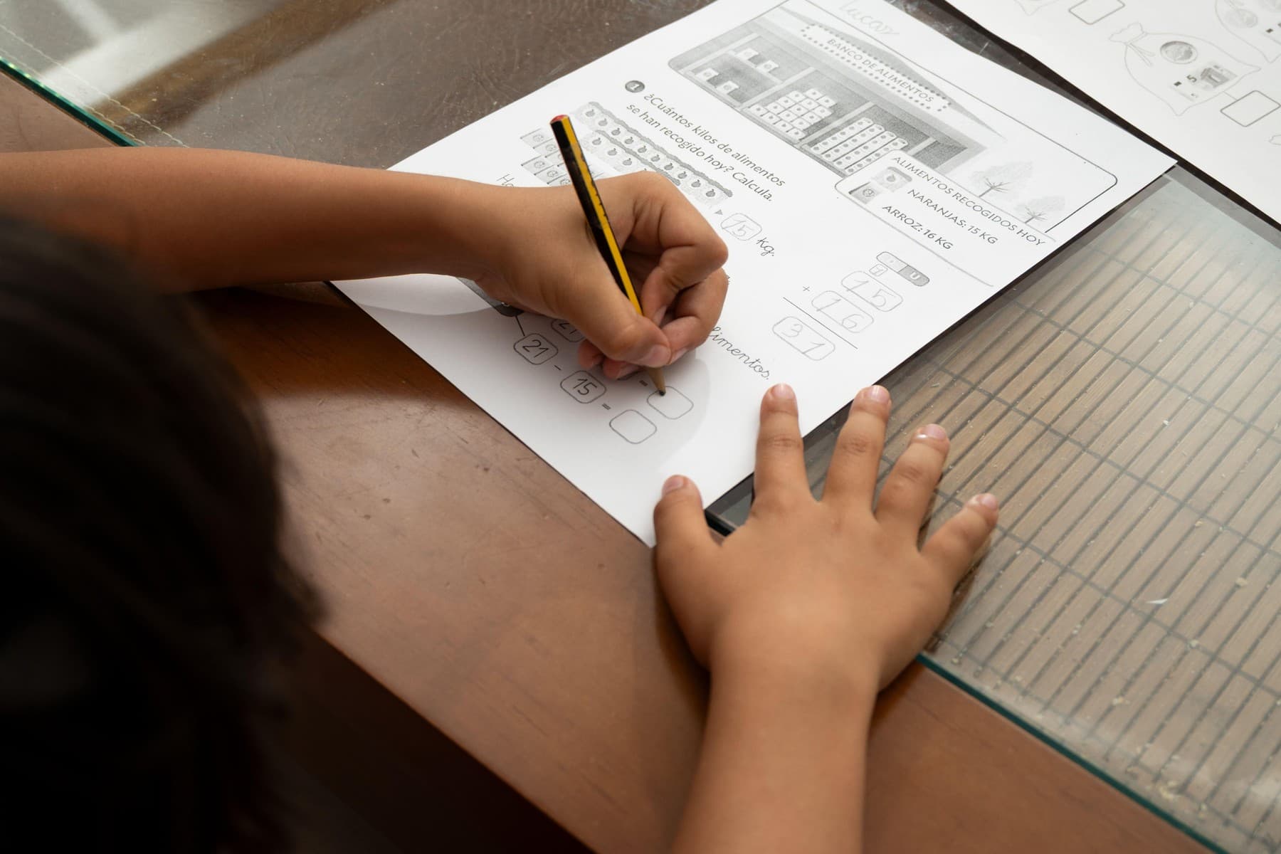 Homeschooling ilegal: părinții a trei copii din Bihor, trimiși în judecată pentru că nu i-au lăsat să meargă la școală