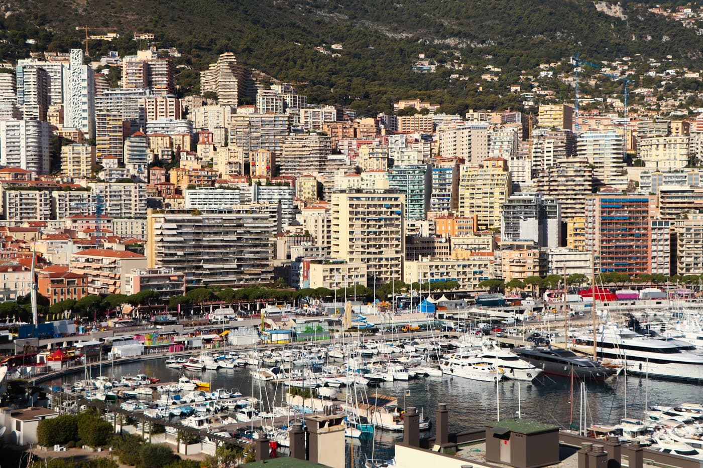 Un oligarh ucrainean a fost rănit în explozia din Monaco. Autorul atacului cu colet-capcană a fugit