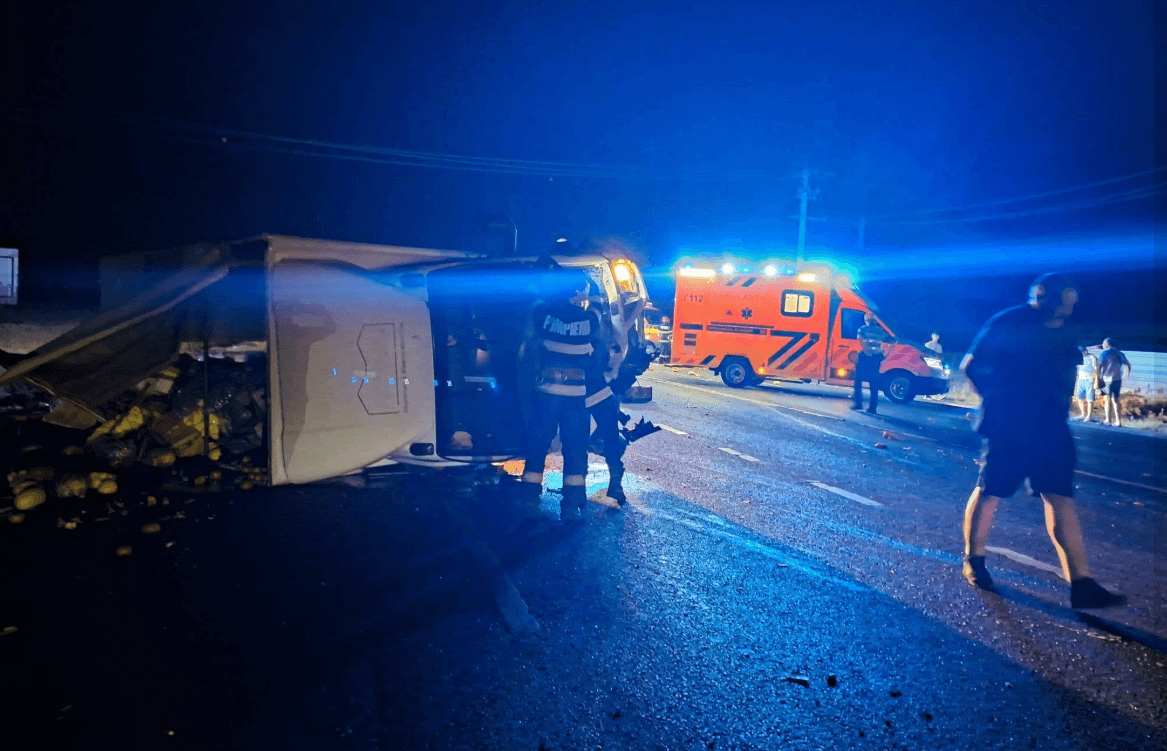 Accident grav în Vrancea: cinci persoane au fost rănite, între care doi copii. Un tânăr de 18 ani, transferat în stare gravă la Galați
