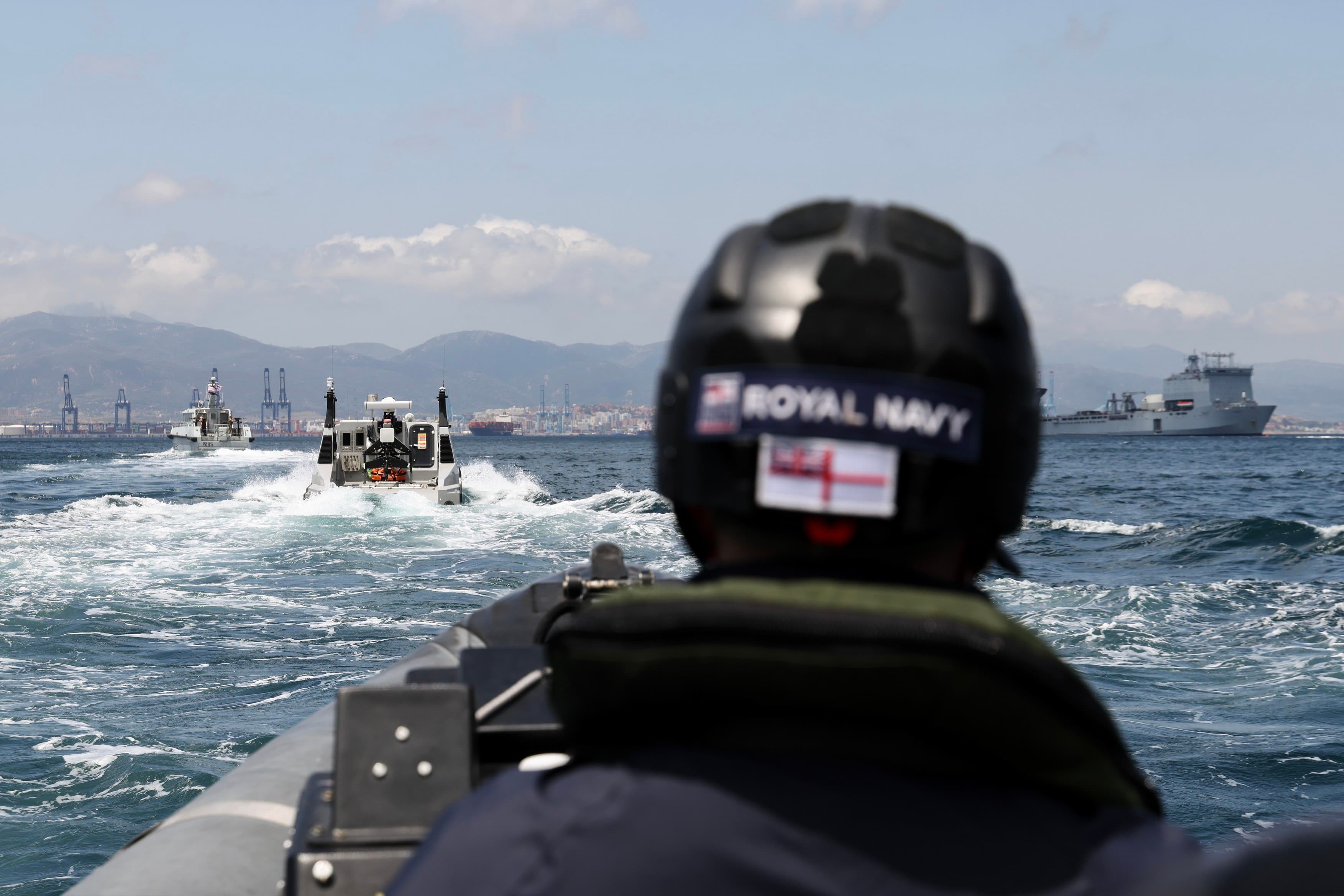 „Nimeni nu se teme de marina voastră dacă sunteți într-o barcă cu vâsle”: avertismentul aliaților NATO pentru Marea Britanie
