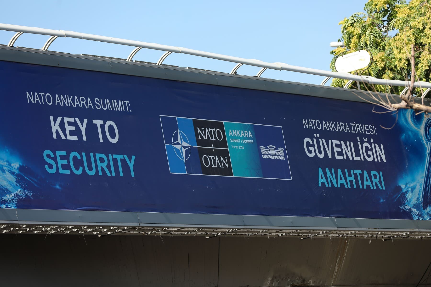 Poliţia din Turcia a arestat zeci de activişti şi politicieni critici la adresa NATO, cu câteva zile înaintea summitului de la Ankara