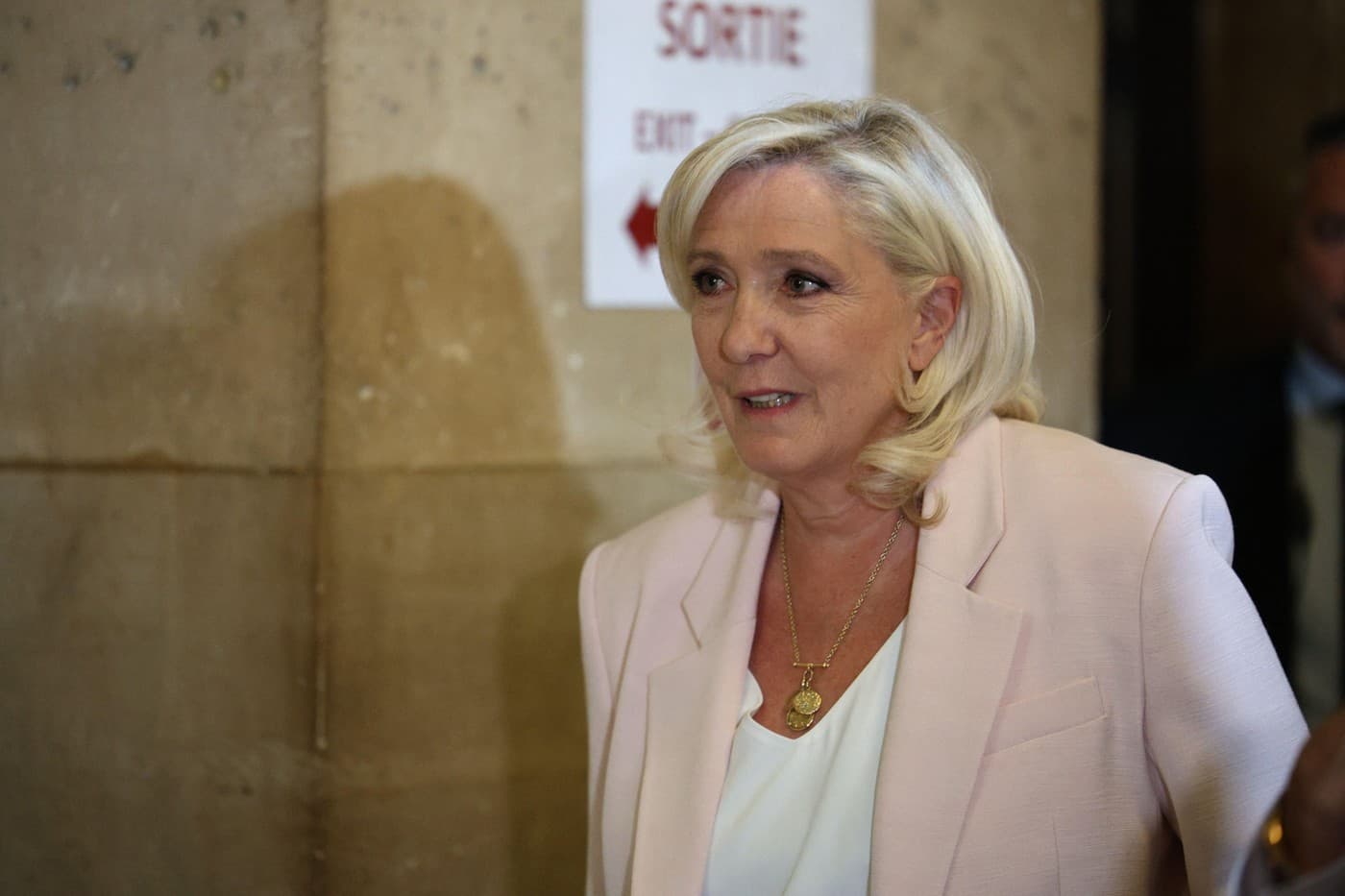 Lidera extremei drepte franceze, Marine Le Pen, va putea, teoretic, candida la prezidențialele din 2027. Ce condamnare a primit