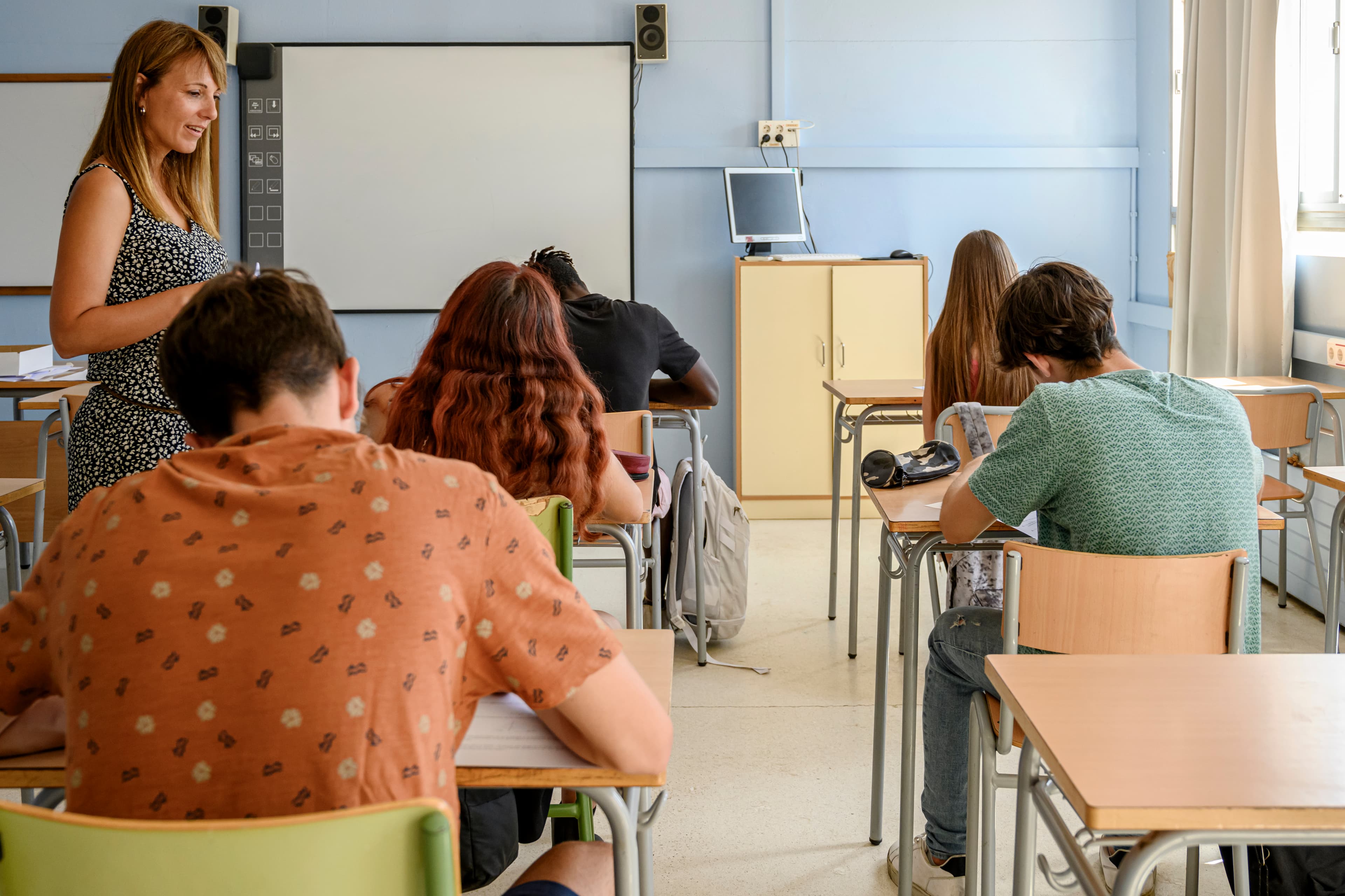 Bacalaureat 2026: Elevii care nu au ajuns la timp la examen pot susține proba la ora 13:00